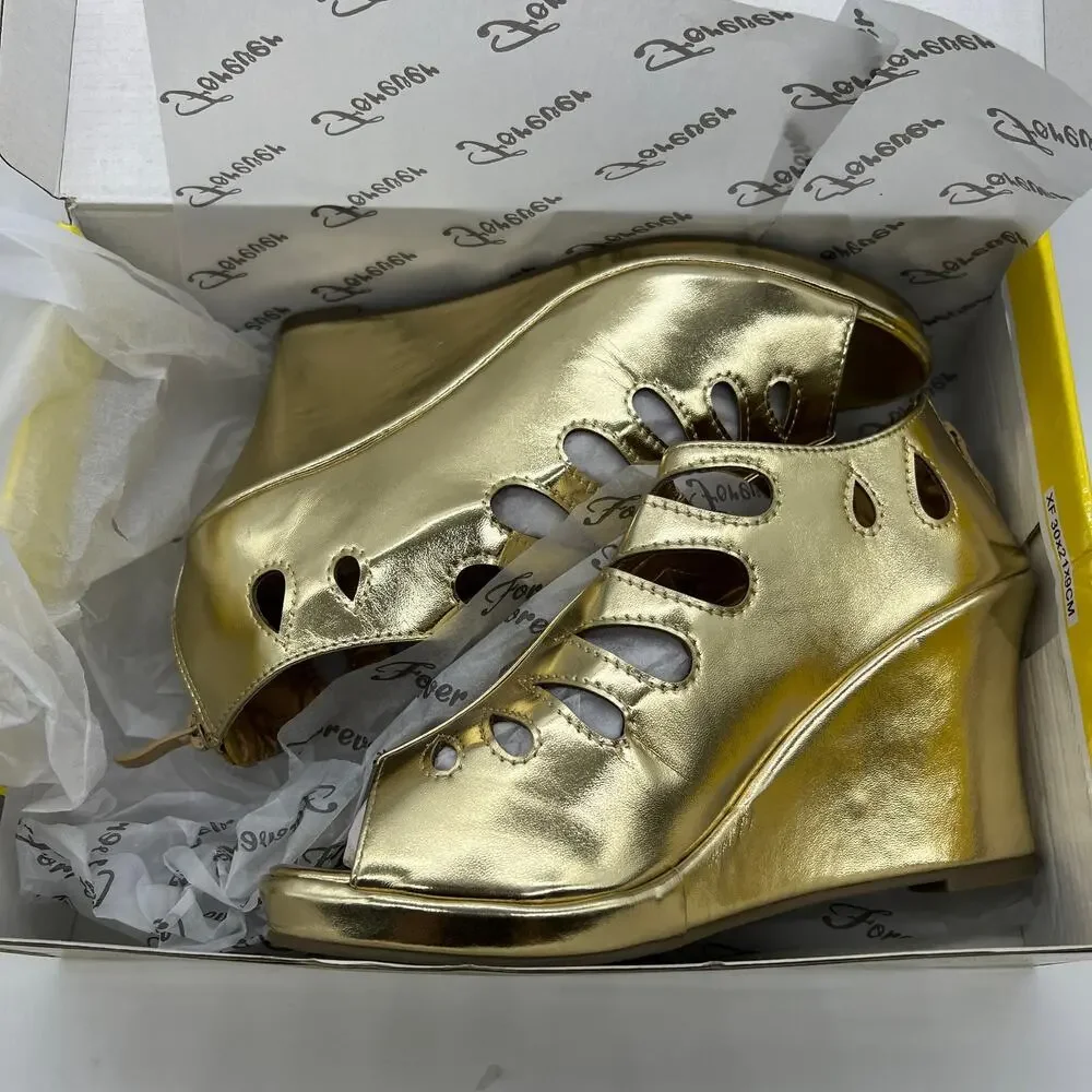 Forever Gold Wedge Sandals Women's Size 8 Shoes Back Zipper